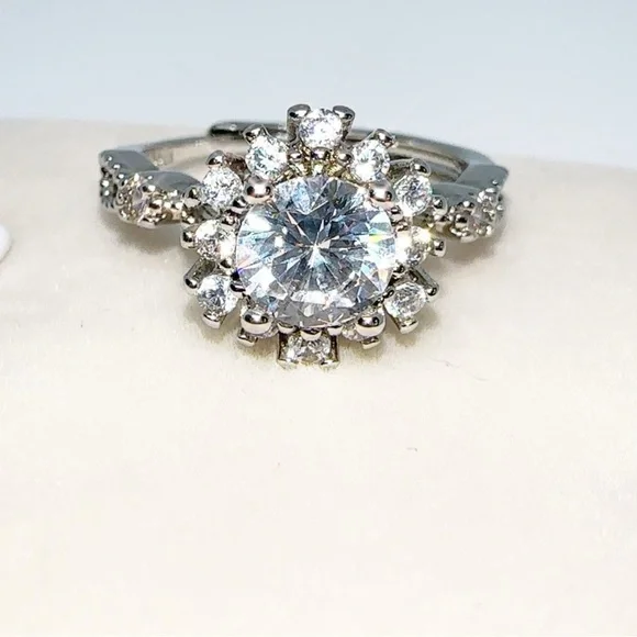 Silver Ring with 2.0 CT Diamond Simulate & Moissanite - Picture 1 of 16